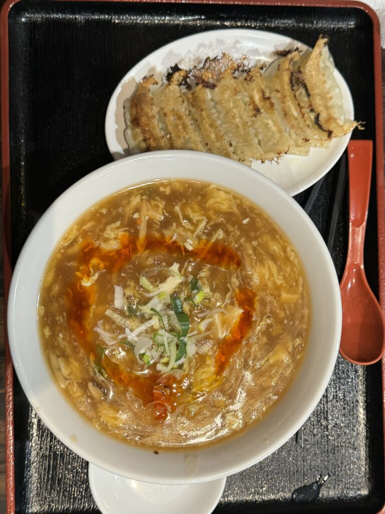 珉珉中野店の酸辣湯麺